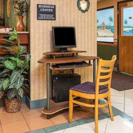 Super 8 by Wyndham Troy IL/St. Louis Area