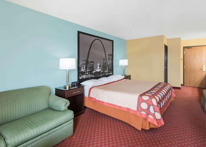 Super 8 By Wyndham Il/st. Louis Area Hotel 2*