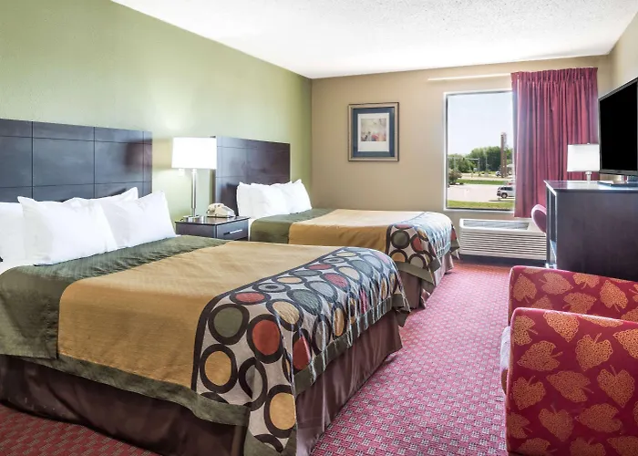 Super 8 By Wyndham Il/st. Louis Area Hotel
