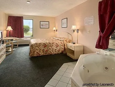 Super 8 By Wyndham Il/st. Louis Area Troy