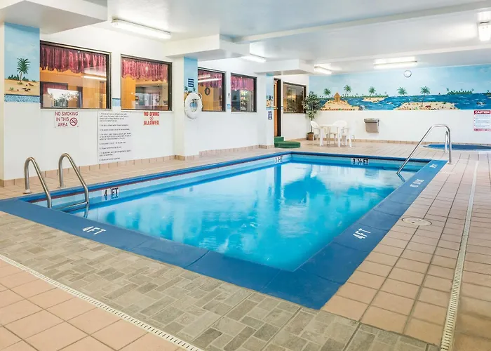 Super 8 By Wyndham Il/st. Louis Area 2*