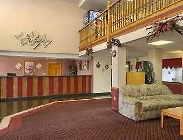 Super 8 By Wyndham Il/st. Louis Area Hotel 2*