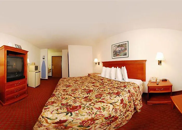 Super 8 By Wyndham Il/st. Louis Area